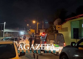 Pelo menos cinco criminosos fizeram parte da ação. Eles conseguiram fugir com a chegada da polícia.