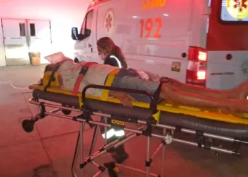 Alcoolizado, homem cai de garupa de moto e fica em estado grave
