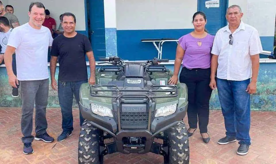 Roberto Duarte entrega quadriciclo para reforçar ações de saúde na zona rural de Rodrigues Alves