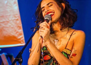 'Um reencontro comigo mesma', diz artista acreana sobre música que retrata relacionamento abusivo