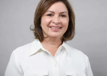 Eleita a deputada federal mais votada, Socorro Neri é diagnosticada com síndrome metabólica e nódulo na tireoide