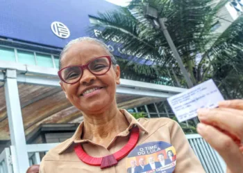 Candidata a deputada federal, acreana Marina Silva vota em São Paulo