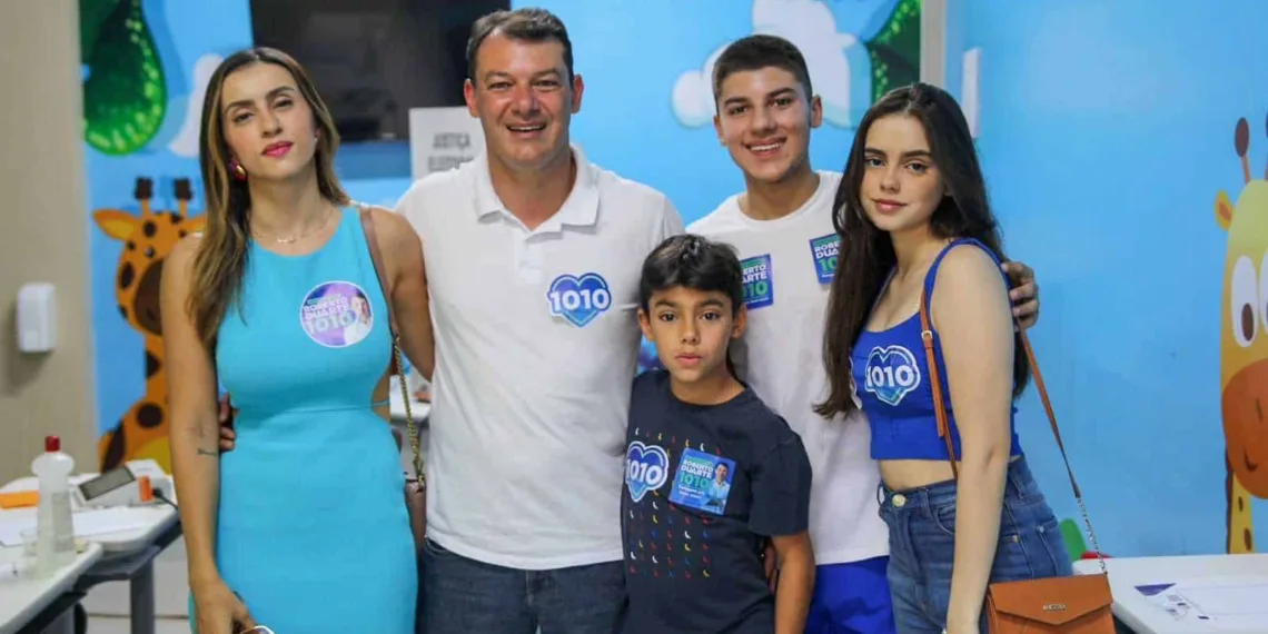 'Fizemos uma campanha linda', diz Roberto Duarte ao votar