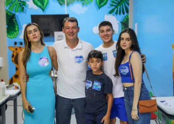 'Fizemos uma campanha linda', diz Roberto Duarte ao votar