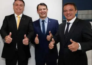 Roberto Duarte vai a Brasília para reafirmar apoio a Bolsonaro no segundo turno