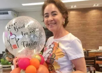 A pedagoga Tânia Vasconcelos foi aniversariante do último dia 18