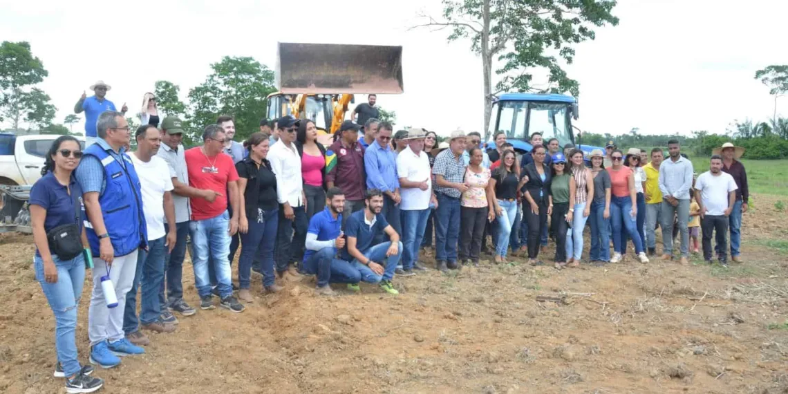Em Rio Branco, 3 mil toneladas de calcário são entregues aos produtores rurais