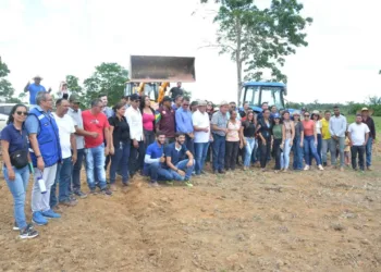 Em Rio Branco, 3 mil toneladas de calcário são entregues aos produtores rurais