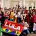 Em manifesto em frente ao Fórum Rio Branco, juristas, advogados e estudantes de Direito Acre declaram apoio a Lula