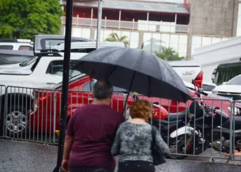 Domingo poderá ter chuvas e ventos intensos em todo o Acre, alerta Inmet