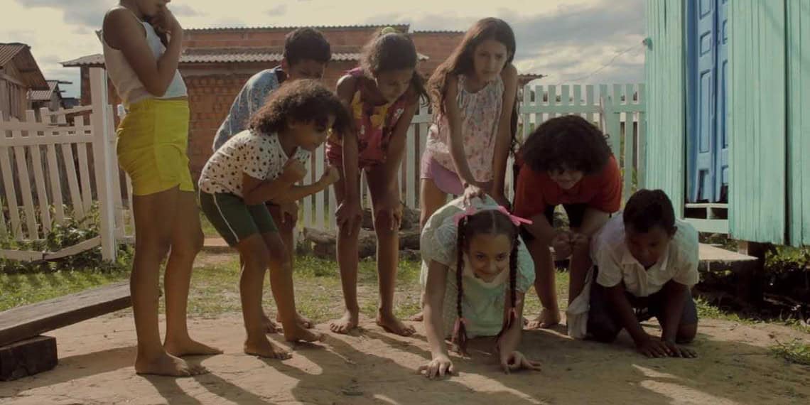 Filme acreano ‘Cabeça de Vento’ relembra as brincadeiras de infância com mais de 20 atores crianças