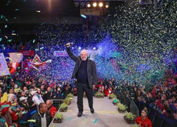 Lula é eleito presidente do Brasil após segundo turno acirrado contra Bolsonaro