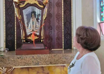 'Ato de fé', diz artesã que tece o manto de Nossa Senhora de Nazaré há 20 anos no Acre