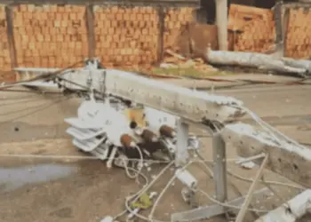 12 postes de energia caíram durante vendaval