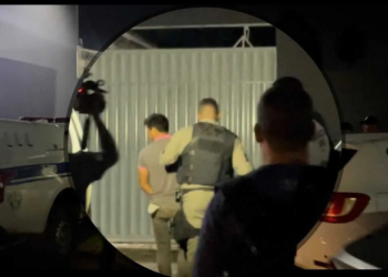 Foragido da Justiça por homicídio é preso por porte ilegal de arma em Porto Acre