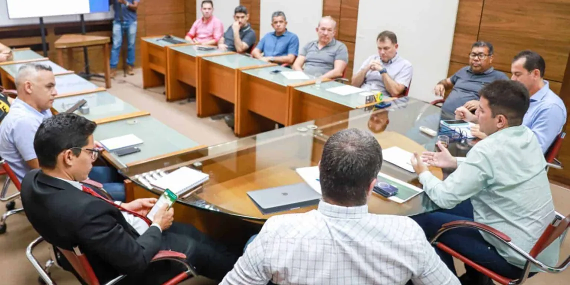 Após releeição, governador Gladson Cameli se reúne com equipe para planejamento da gestão 2023-2026