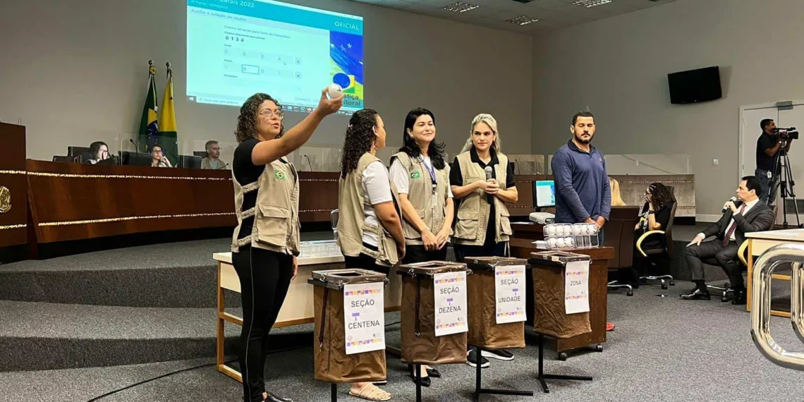 Em cerimônia, TRE-AC faz sorteio de urnas para teste de integridade para o segundo turno