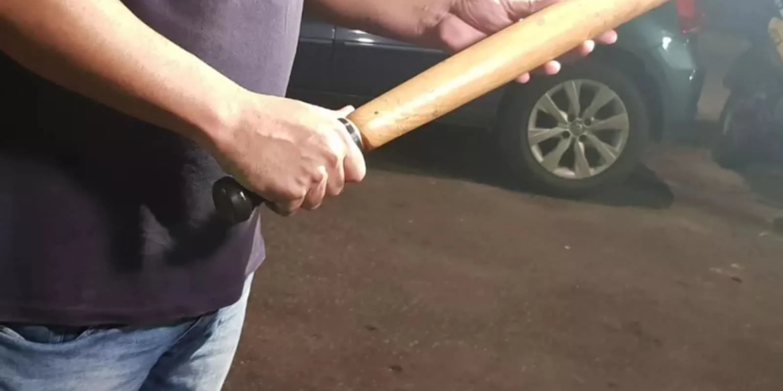 Homem é ferido na cabeça com taco de baseball após discussão em Rio Branco
