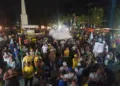 Apoiadores do governador reeleito, Gladson Cameli, festejam no centro de Rio Branco