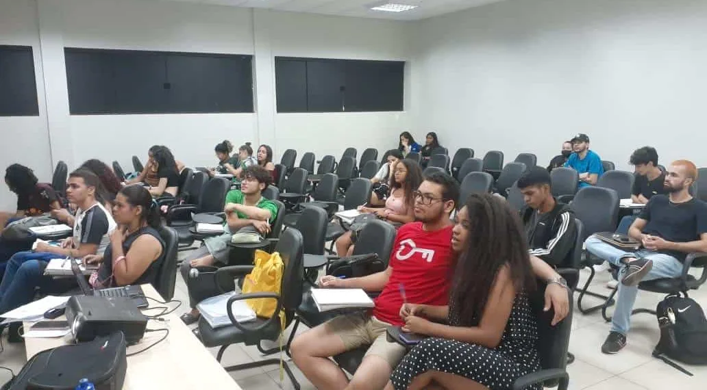 Alunos do Acre que enfrentaram o ensino remoto buscam reforço em cursos preparatórios para fazer prova do Enem