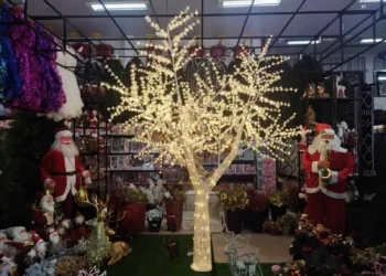 Comércio começa preparativos para o natal