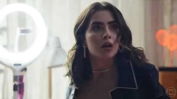 Suposto erro de Jade Picon em Travessia viraliza na web e influencer volta a ser alvo de críticas entre internautas: "Não adianta forçar"