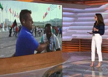 Eric Faria se explica após vídeo de empurrão em torcedor no Qatar viralizar: 'Levei um baita susto' 18 Eric Faria se explica após vídeo de empurrão em torcedor no Qatar viralizar: 'Levei um baita susto'