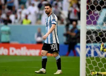 Argentina pode voltar para casa mais cedo: veja os caminhos do time de Messi após derrota na estreia