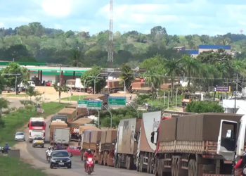 PRF confirma bloqueios na BR-364 em Rondônia, e Acre volta ter a risco de desabastecimento