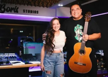 Descoberta por produtor de pagode, cantora do Acre grava projeto musical com artistas de renome nacional