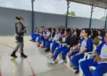 Estudantes recebem palestra sobre violência contra a mulher em ação da campanha dos '21 Dias de Ativismo'