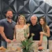 Teresa Bader com o marido Chico Muniz Ribeiro e os filhos Marcelo e Marcela Bader, celebrando sua idade nova