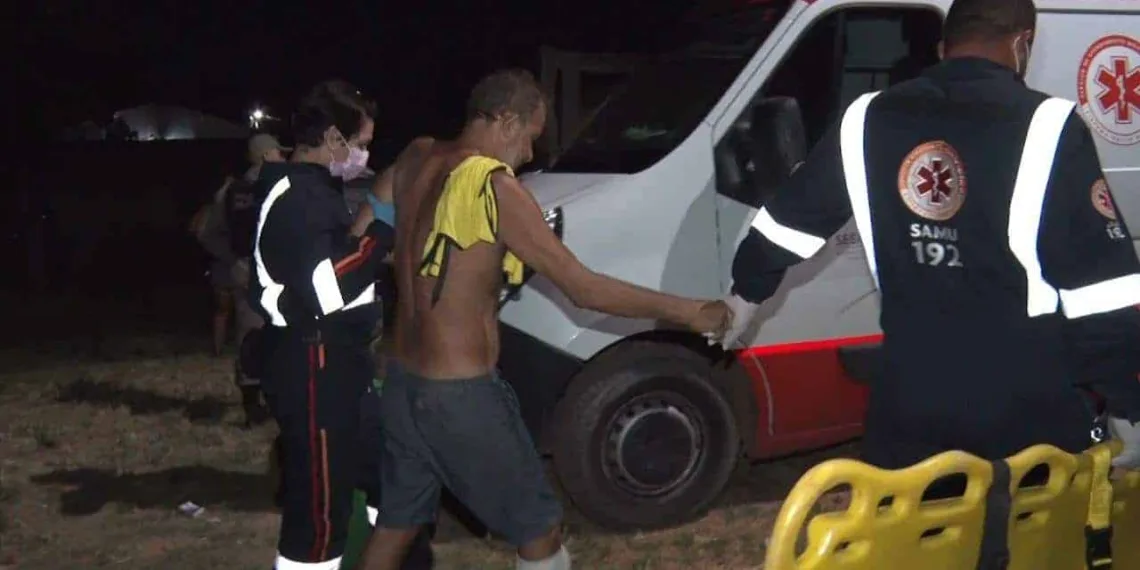 Mulher esfaqueia marido após ele insistir em sair com amigo