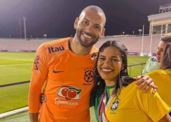 Jéssica Ingrede acompanha primeiro treino da Seleção Brasileira e conhece jogadores