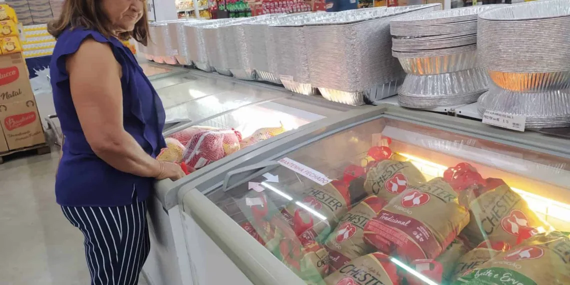 Acreanos já pesquisam preço de aves e do pernil suíno para as ceias de Natal e Ano Novo