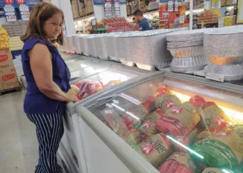 Acreanos já pesquisam preço de aves e do pernil suíno para as ceias de Natal e Ano Novo