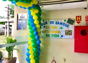 Hemoacre comemora o Dia Nacional do Doador com decoração da Copa do Mundo.
