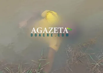 Corpo de um homem com marcas de tiro é encontrado boiando em açude no interior do Acre