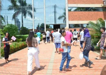 Candidatos voltam aos locais de provas para segundo dia de Enem no Acre