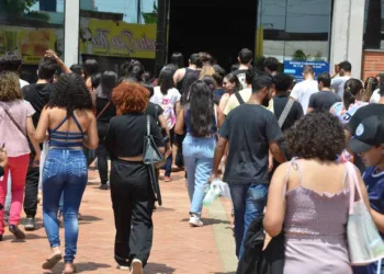 Enem 2022: estudantes começam a entrar nos locais de prova