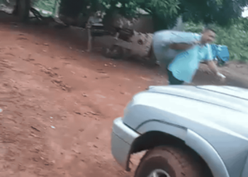 Vídeo mostra família deixando o Acre depois de ter sido feita refém por ladrões e ter carro roubado