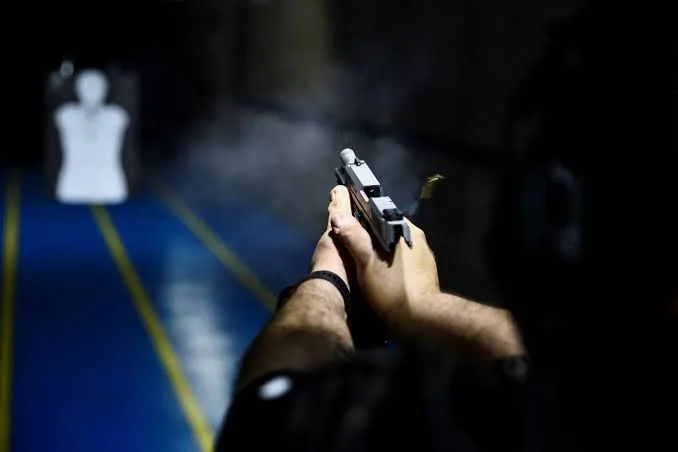 Grupo armado rouba caminhonetes de empresário e mantém família refém por quase 20 horas em Rio Branco