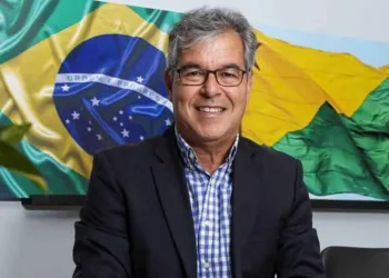 Jorge Viana sente prédio do hotel balançar durante terremoto na Ásia
