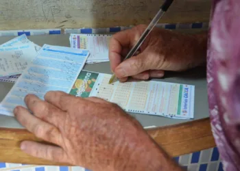 Rio-branquenses já sonham com prêmio de quase meio bilhão de reais da 'Mega da Virada'