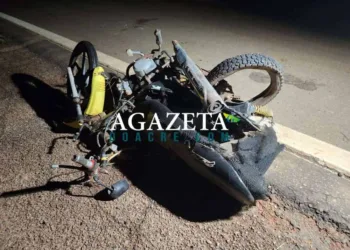 Veículo em alta velocidade atropela e mata jovem que foi arremessado em distância de quase 100 metros, no interior do Acre