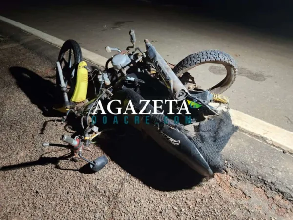 Veículo em alta velocidade atropela e mata jovem que foi arremessado em distância de quase 100 metros, no interior do Acre