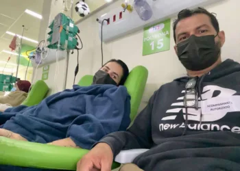 Familiares e amigos de paciente do Acre com câncer fazem campanha para custear gastos com o tratamento em RO