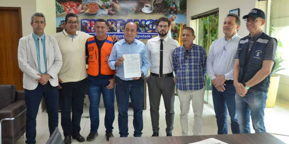 Bocalom sanciona Lei que institui o Alvará de Construção Simplificada em Rio Branco