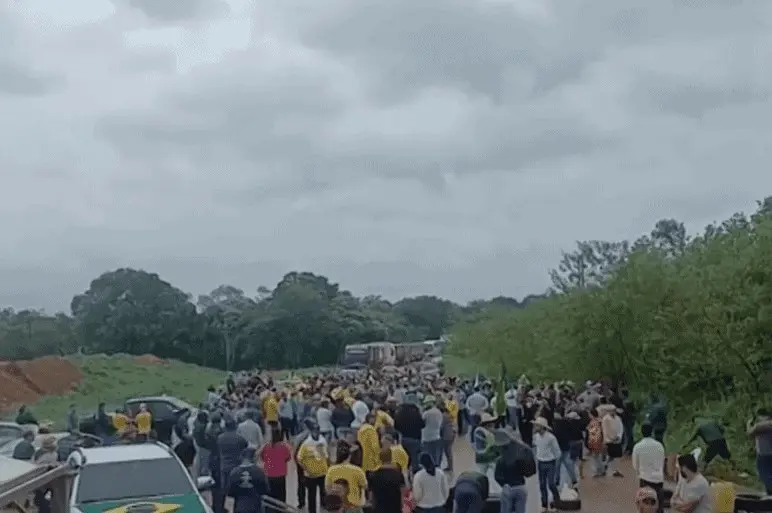 Com persistência de bloqueio na BR-364, Acre pode ficar sem abastecimento de legumes, diz Associação 1 Com persistência de bloqueio na BR-364, Acre pode ficar sem abastecimento de legumes, diz Associação