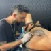 Tatuador de Cruzeiro do Sul é indicado a prêmio nacional: 'do Acre para o mundo'